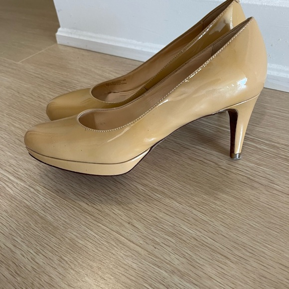 Nude/Beige Cole Haan Patent Leather Pumps - Picture 5 of 6